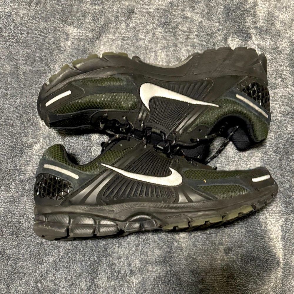 Nike Vomero 5 Shoes